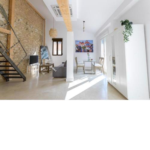 Soho Boho Apartments - with sunny rooftop terrace and fiber optic internet