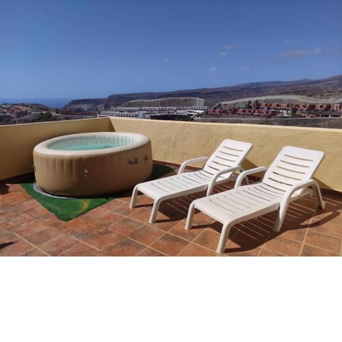 Solarium Terrace Flat overlooking Amadores Beach