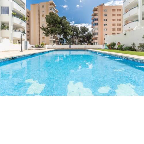 ***Soleado apartamento piscina jardín y terraza***