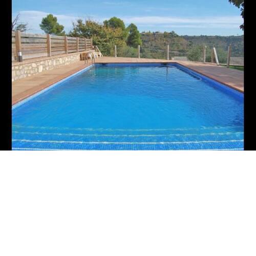 Solsona Villa Sleeps 10 with Pool