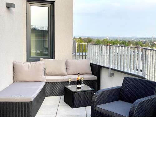 Sonnenwohnen Penthouse direkt bei U-Bahn und Therme Wien mit Top Anbindung ins Zentrum