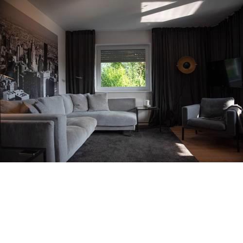Sonnige, ruhige EG-Wohnung mit grosser Terasse
