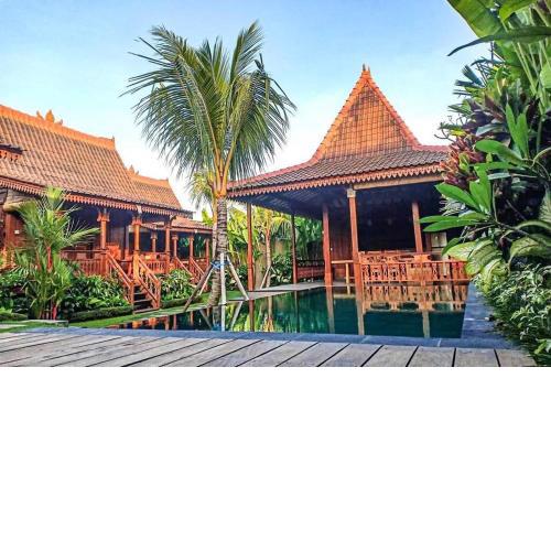Soul Villas by Jays - Balinese Joglo Villa w Pool