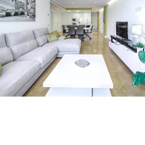 SP- Large center apt, Fuengirola 200 m to beach
