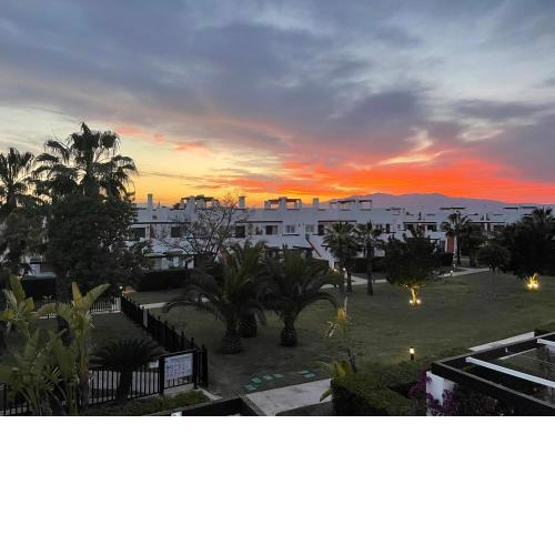 Spaanse Droom -Penthouse 1130 - Right in front of pool with private roof terrace