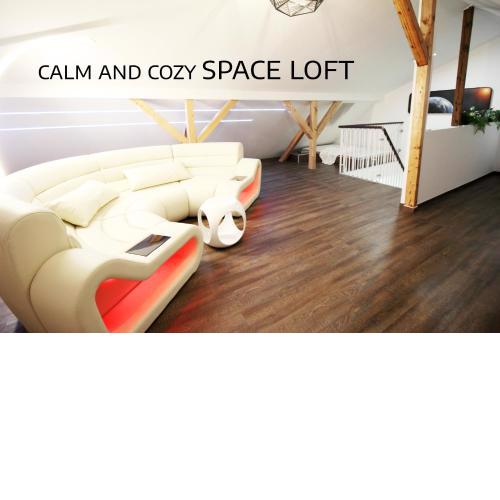 SPACE Loft near university for work and travel by SECRET HIDEAWAYS