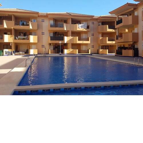Spacious 2 bedroom apartment with communal pool