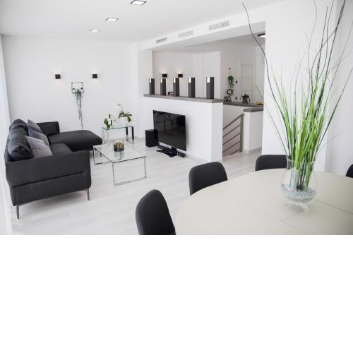 Spacious 200 sq.m. penthouse with sea view terraces
