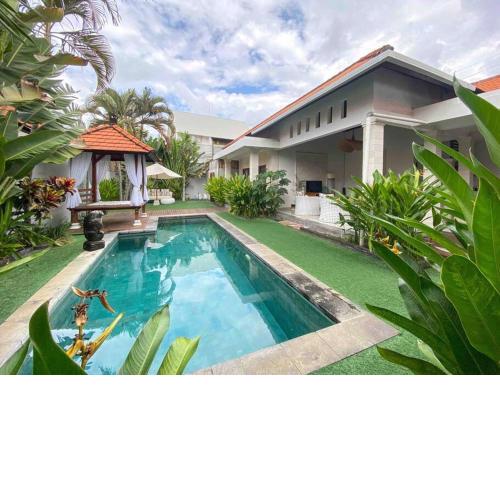 Spacious 3-Bedrooms Villa Kamari in Berawa