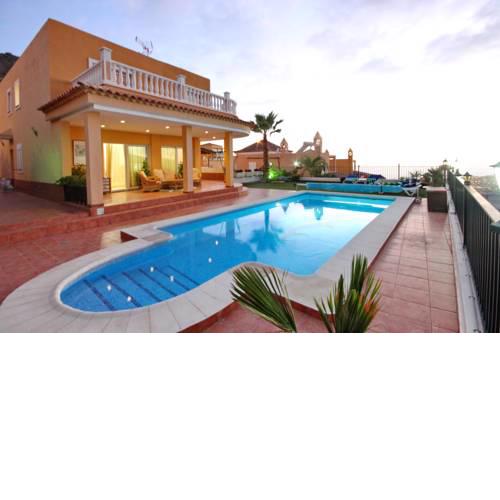Spacious 4 Bedroom Villa With Magnificent Views