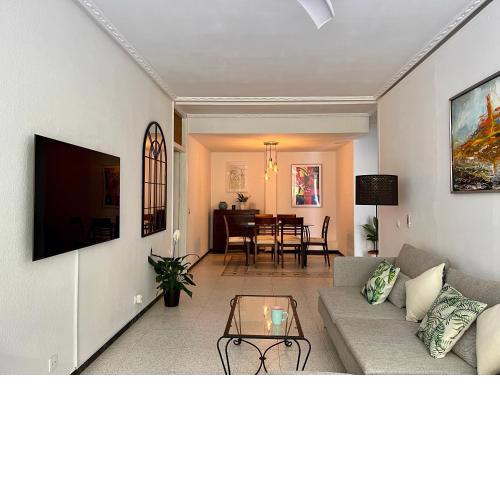Spacious 4 Bedrooms apartment for family or several friends