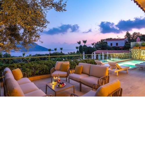Spacious 5 Bedroom Villa with Private Pool