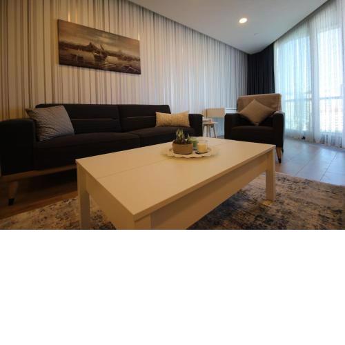 Spacious and Cozy 1BR Suite close to Pullman Hotel