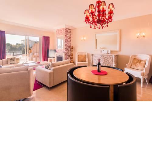 Spacious and Elegant Apartment