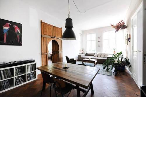 Spacious apartment facing Viktoria Park