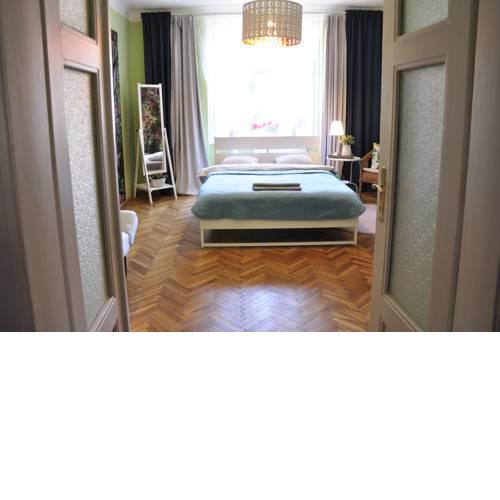 Spacious apartment, great location in Prague