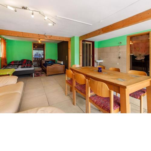 Spacious Apartment in Colmberg with Garden