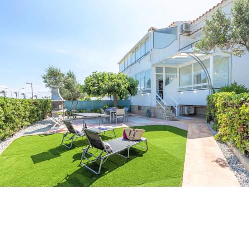 Spacious Apartment in Empuriabrava with Private Garden