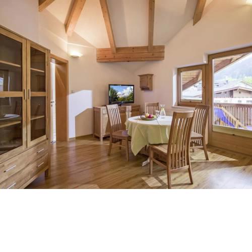 Spacious Apartment in Kaltenbach with Garage