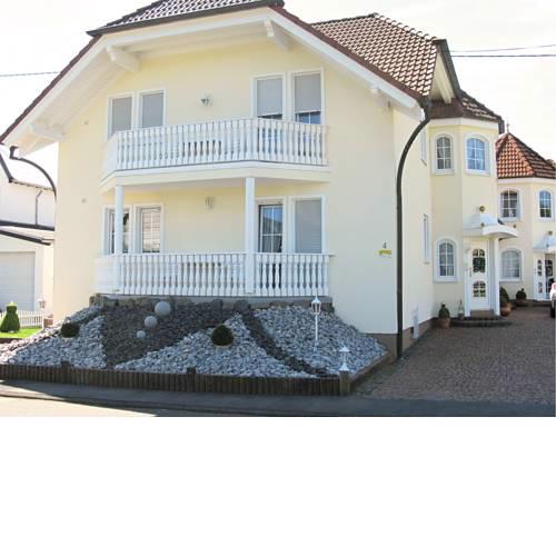Spacious Apartment in Kolbingen with Garden