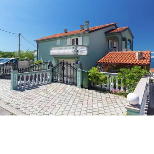 Spacious Apartment in Senj with Swimming Pool