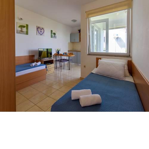 Spacious Apartment in Sukošan with Balcony