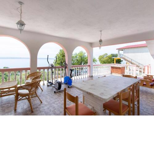Spacious Apartment in Tribanj with Terrace