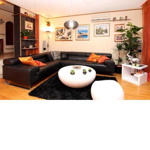 Spacious apartment near Žnjan beach