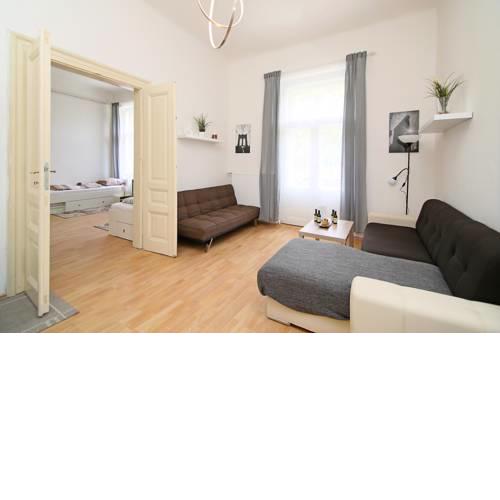 Spacious Apartment Újezd