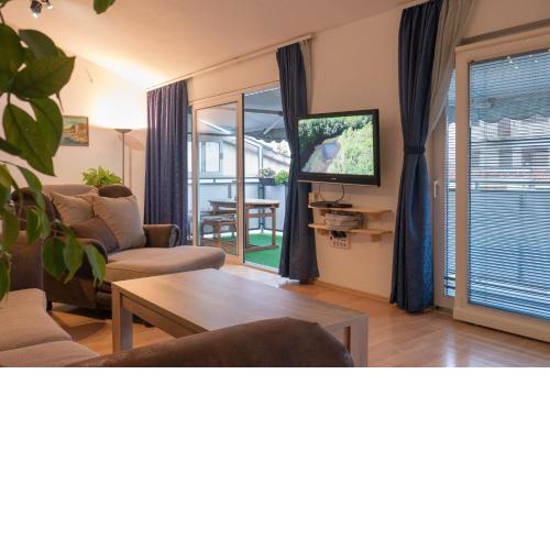 Spacious apartment w three balconies and parking