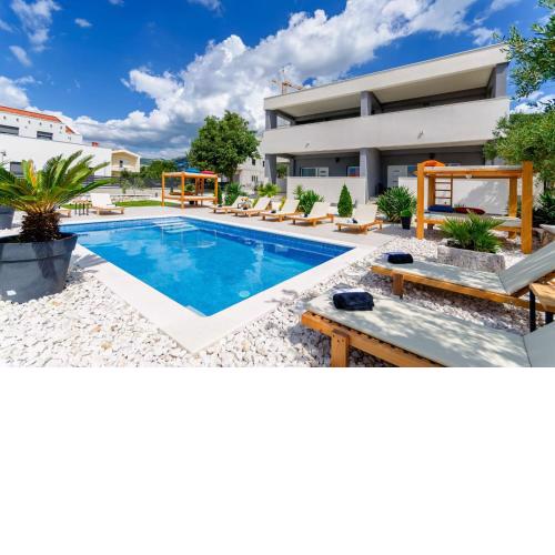 Spacious apartment with jacuzzi