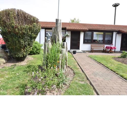 Spacious Bungalow near Beach in Roggow