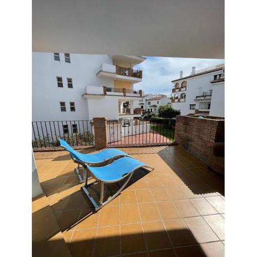 Spacious Calahonda Park Apartment