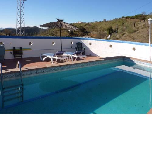 Spacious Cottage in Casabermeja with Private Pool