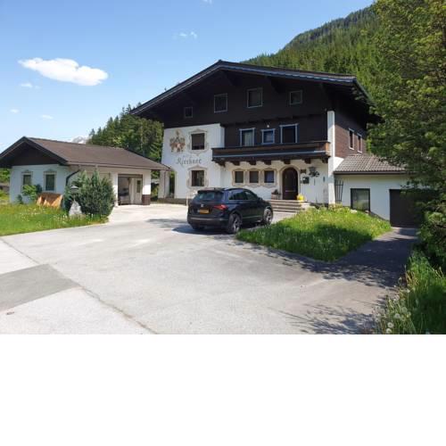 Spacious, detached holiday home near Wald Königsleiten