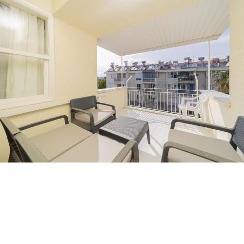 Spacious Flat Near Lara Beach in Antalya Muratpasa
