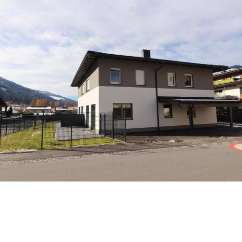 Spacious holiday home in Niedernsill with garden