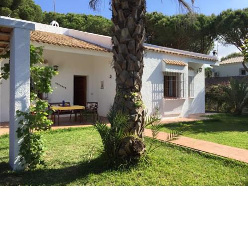 Spacious Holiday Home in Roche with Garden
