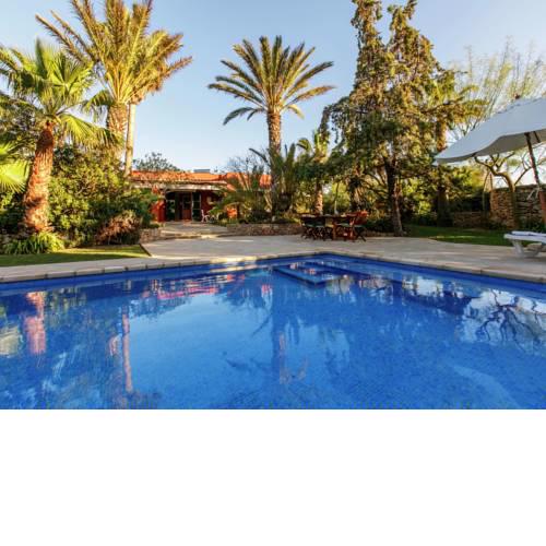 Spacious Holiday Home in St Josep de sa Talaia with Pool