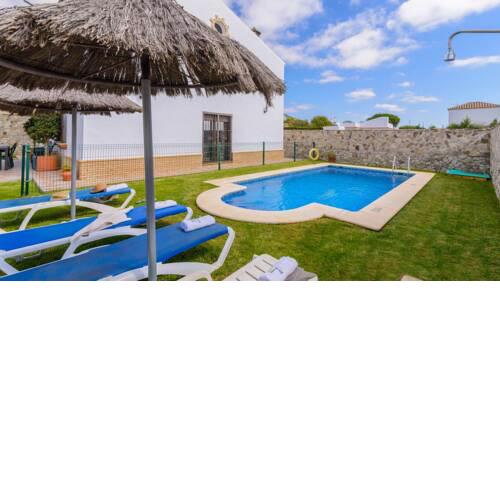 Spacious holiday home with fenced pool near the beach in Conil de la Frontera