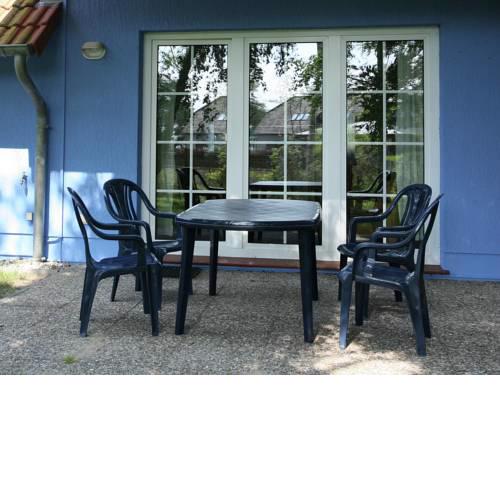Spacious Holiday Home with Terrace in Dierhagen Strand