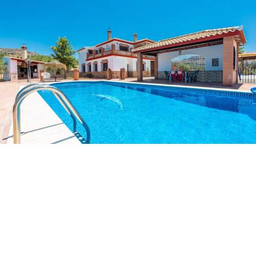 Spacious holiday villa with fenced pool and stunning views