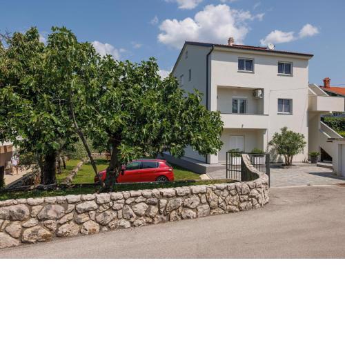 Spacious home with private terrace,200 m distant from the sea