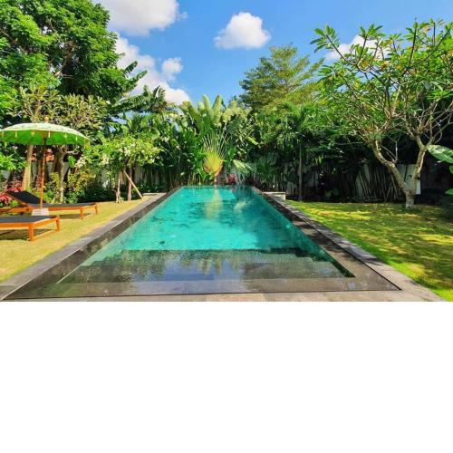 Spacious luxury family villa in quiet neighborhood