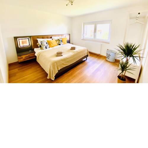 Spacious & Luxury: Kitchen - Parking - Netflix