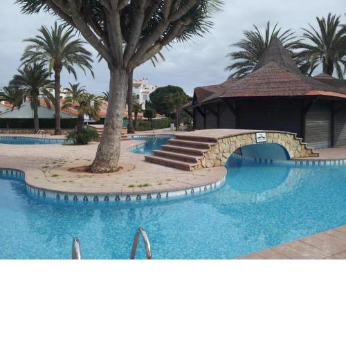 Spacious, private beach house with 2 pools
