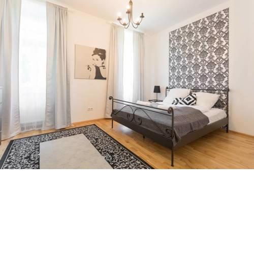 Spacious Vienna Central Station Residence
