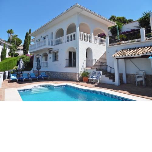 Spacious villa for golf lovers and families