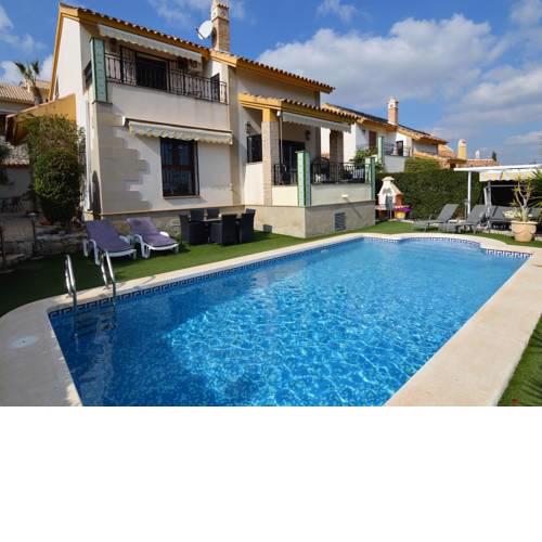 Spacious Villa in Algorfa with Swimming Pool