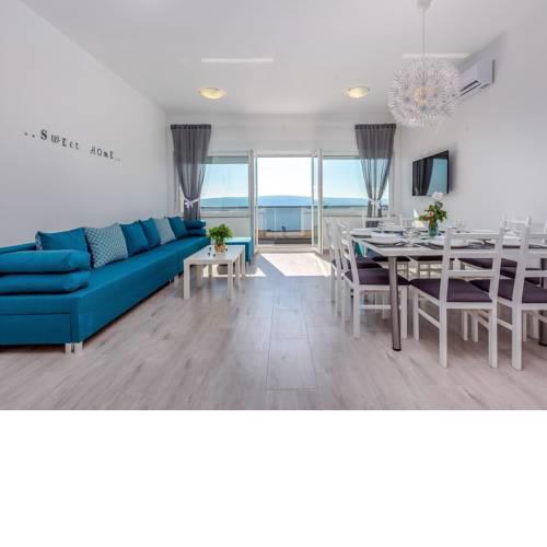Spacious Villa in Dramalj with Jacuzzi